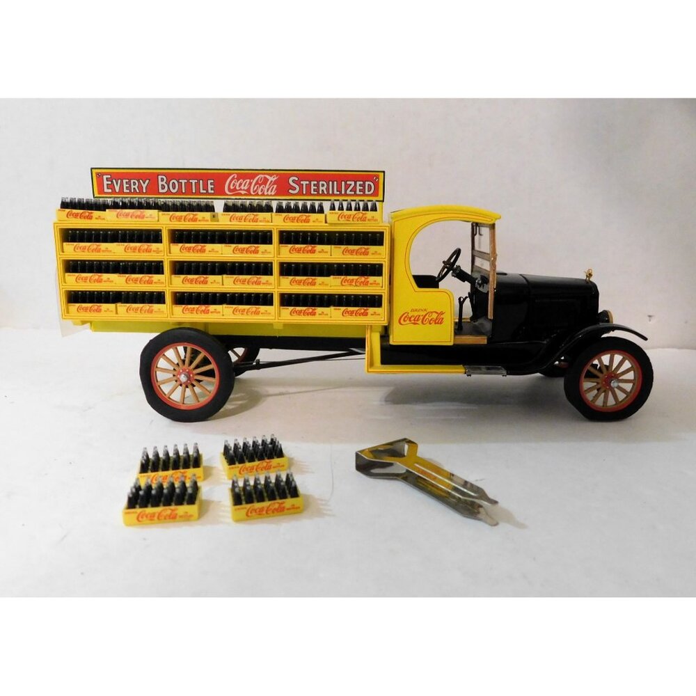 Danbury Mint 1927 Coca Cola Ford Delivery Truck 1: 24 Vintage Collectible - Picture 8 of 8